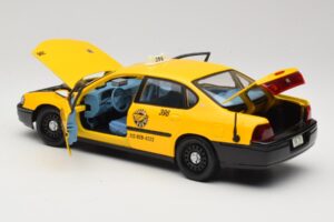 Chevrolet Impala Taxi Maisto 1:18 36617 Metall — bild 5 av 8