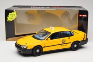 Chevrolet Impala Taxi Maisto 1:18 36617 Metall — bild 8 av 8