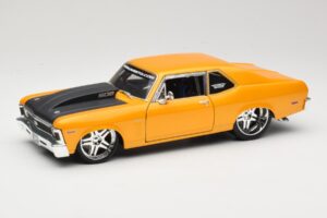 Chevrolet Nova SS Guld Maisto 1:18 31083 Metall
