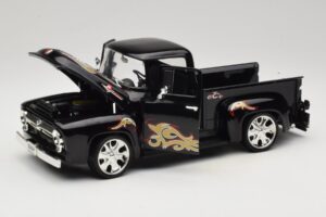 Chevrolet Old School Cody Project Truck & Chopper Set Joyride 1:18 33911 Metall — bild 2 av 8