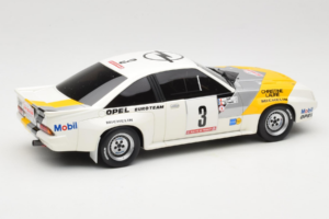 Opel Manta 400 Group B Rally Tour de Corse 1984 Med Chevrolet G30 Servicebuss Otto 1:18 OT491 Resin — bild 11 av 13