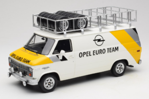 Opel Manta 400 Group B Rally Tour de Corse 1984 Med Chevrolet G30 Servicebuss Otto 1:18 OT491 Resin — bild 4 av 13