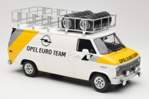 Opel Manta 400 Group B Rally Tour de Corse 1984 Med Chevrolet G30 Servicebuss Otto 1:18 OT491 Resin — bild 7 av 13