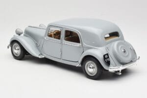 Citroen 15CV 6 Cyl Grå Maisto 1:18 50313 Metall — bild 7 av 8