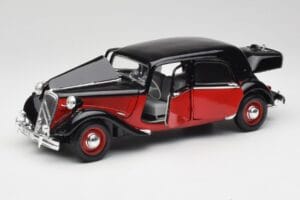 Citroen 15CV 6 Cyl Svart & Röd Valmy Maisto 1:18 56009 Metall — bild 2 av 8