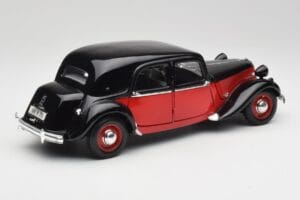Citroen 15CV 6 Cyl Svart & Röd Valmy Maisto 1:18 56009 Metall — bild 3 av 8