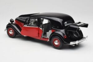 Citroen 15CV 6 Cyl Svart & Röd Valmy Maisto 1:18 56009 Metall — bild 5 av 8