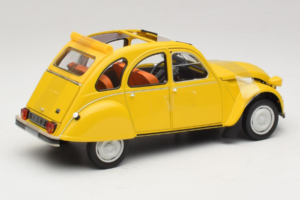 Citroen 2CV 6 Club Mimosa Yellow Norev 1:18 181496 Metall — bild 2 av 6