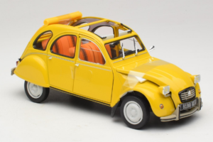 Citroen 2CV 6 Club Mimosa Yellow Norev 1:18 181496 Metall — bild 4 av 6