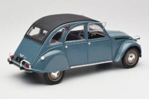 Citroen 2CV Bleu Nuit Solido 1:18 8028 Metall — bild 2 av 6