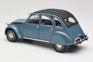 Citroen 2CV Bleu Nuit Solido 1:18 8028 Metall — bild 5 av 6