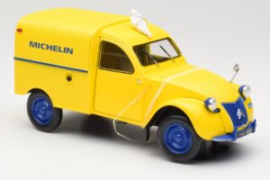 Citroen 2CV Fourgonnette Michelin Bibendum Norev 1:18 181502 Metall — bild 4 av 6