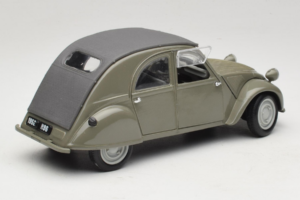 Citroen 2CV Grön Maisto 1:18 50289 Metall — bild 3 av 8