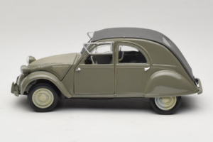 Citroen 2CV Grön Maisto 1:18 50289 Metall — bild 4 av 8