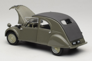Citroen 2CV Grön Maisto 1:18 50289 Metall — bild 5 av 8