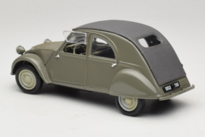 Citroen 2CV Grön Maisto 1:18 50289 Metall — bild 7 av 8