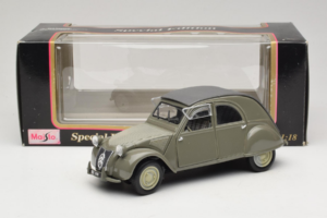 Citroen 2CV Grön Maisto 1:18 50289 Metall — bild 8 av 8
