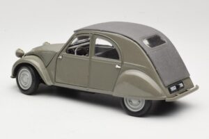Citroen 2CV Grå Maisto 1:18 31834 Metall — bild 7 av 8