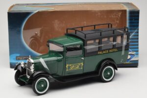 Citroen C4 F Palace Hotel Grön Solido 1:18 118303-00 Metall — bild 6 av 6
