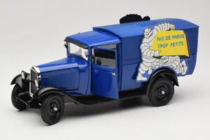 Citroen C4 F Pas de Pneus Trop Petit Blå Solido 1:18 151235-00 Metall — bild 2 av 8