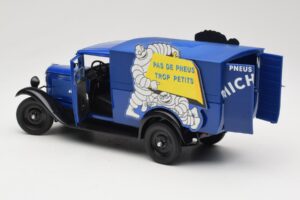 Citroen C4 F Pas de Pneus Trop Petit Blå Solido 1:18 151235-00 Metall — bild 5 av 8
