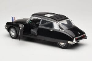 Citroen DS Presidentielle Grå Solido 1:18 8035 Metall — bild 5 av 8