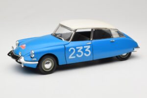 Citroen DS #233 Rally Blå Solido 1:18 8034 Metall