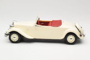 Citroen Traction Avant 11B Cabriolet Kräm Norev 1:18 181440 Metall — bild 3 av 6