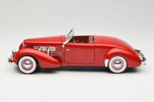 Cord 812 Cabriolet Röd American Muscle 1:18 32158 Metall — bild 4 av 8