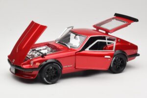 Datsun 240Z S30 Röd Maisto 1:18 32611 Metall — bild 2 av 8