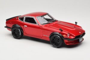 Datsun 240Z S30 Röd Maisto 1:18 32611 Metall — bild 6 av 8