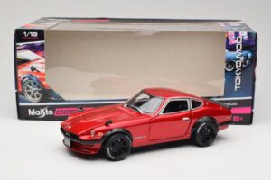 Datsun 240Z S30 Röd Maisto 1:18 32611 Metall — bild 8 av 8