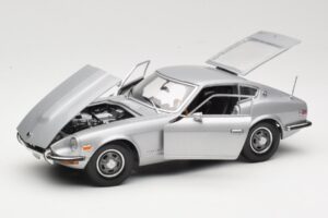 Datsun 240Z S30 Silver Sun Star 1:18 3503 Metall — bild 2 av 8