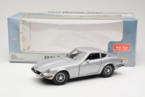 Datsun 240Z S30 Silver Sun Star 1:18 3503 Metall — bild 8 av 8