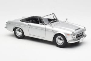 Datsun Fairlady 2000 SR311 Roadster Silver AUTOart 1:18 77432 Metall — bild 6 av 8