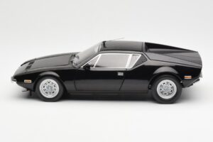 De Tomaso Pantera Svart Kyosho 1:18 08851BK Metall — bild 4 av 8