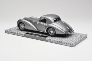 Delahaye Type 145 V12 Coupe Mullin Museum Minichamps 1:18 107116120 Metall — bild 4 av 6