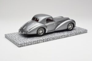 Delahaye Type 145 V12 Coupe Mullin Museum Minichamps 1:18 107116120 Metall — bild 5 av 6
