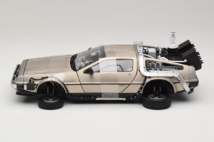 DeLorean DMC-12 Back to the Future Time Machine Sun Star 1:18 2710 Metall — bild 3 av 6