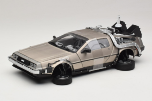 DeLorean DMC-12 Back to the Future Time Machine Sun Star 1:18 2710 Metall