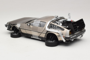 DeLorean DMC-12 Back to the Future Time Machine Sun Star 1:18 2710 Metall — bild 5 av 6