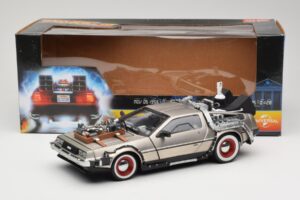 DeLorean DMC-12 Back to the Future Part III Sun Star 1:18 2712 Metall — bild 8 av 8