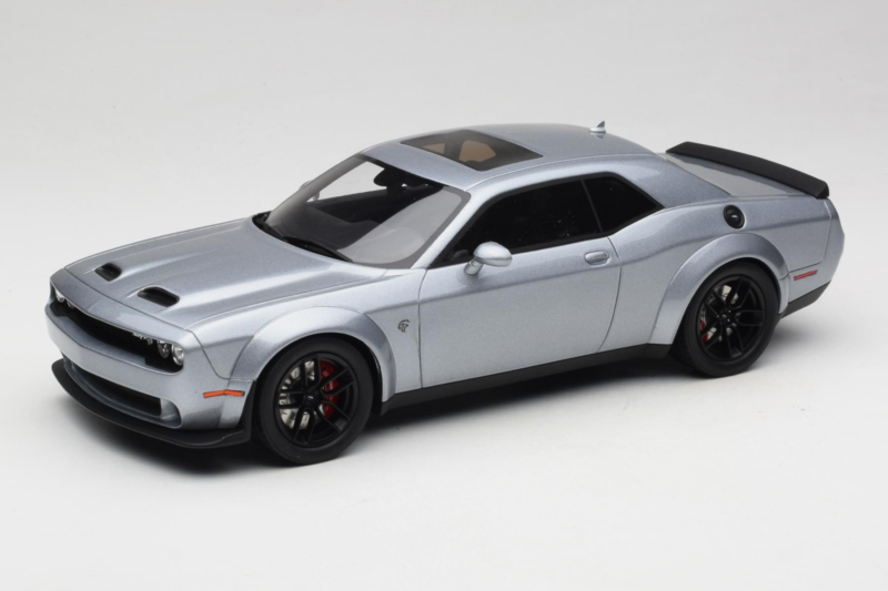 Dodge Challenger SRT Hellcat Redeye Silver GT Spirit 1:18 GT226 Resin