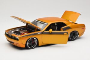 Dodge Challenger Concept Guld Maisto 1:18 31320 Metall — bild 2 av 8