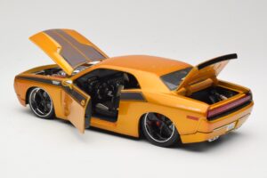 Dodge Challenger Concept Guld Maisto 1:18 31320 Metall — bild 5 av 8