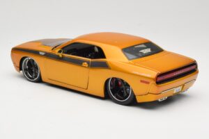 Dodge Challenger Concept Guld Maisto 1:18 31320 Metall — bild 7 av 8