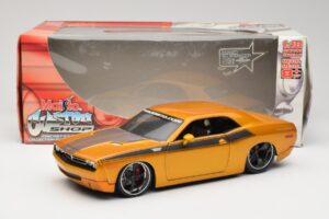Dodge Challenger Concept Guld Maisto 1:18 31320 Metall — bild 8 av 8