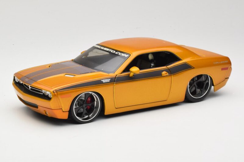 Dodge Challenger Concept Guld Maisto 1:18 31320 Metall