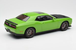 Dodge Challenger SRT Hellcat Grön GT Spirit 1:18 GT168 Resin — bild 2 av 6