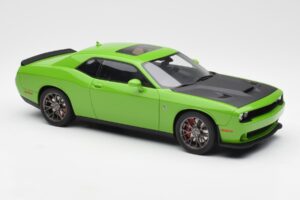 Dodge Challenger SRT Hellcat Grön GT Spirit 1:18 GT168 Resin — bild 4 av 6